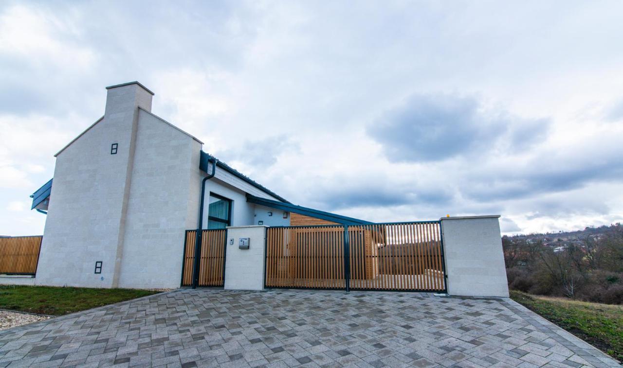 Vinorell Apartman Etyek Exterior foto